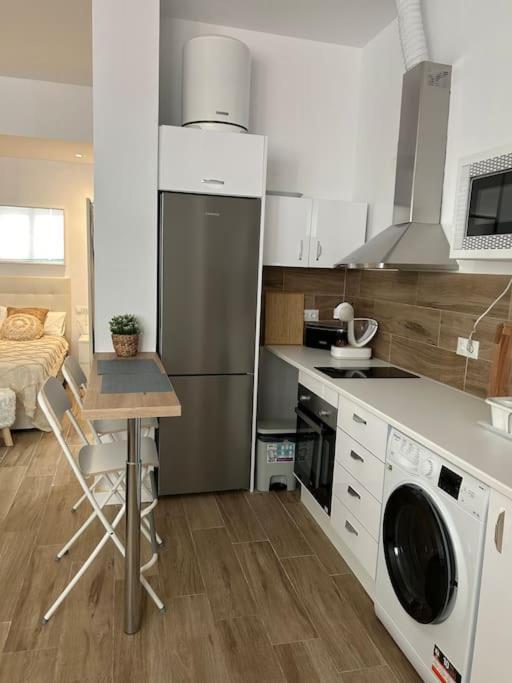 Estudio Carretera Cadiz Μάλαγα Εξωτερικό φωτογραφία